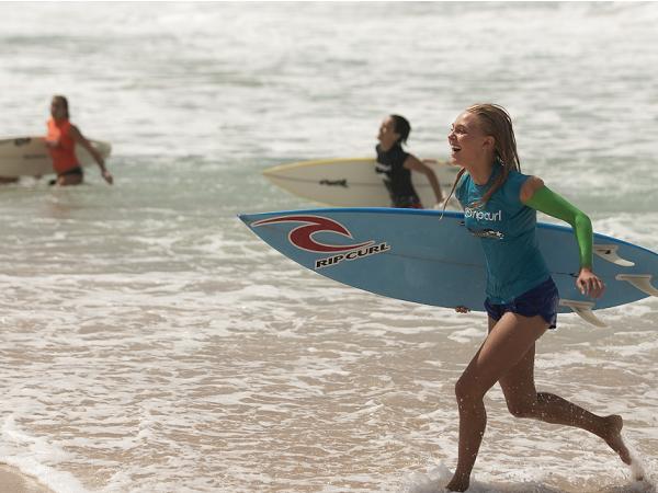 AnnaSophia Robb Media - Soul Surfer Behind The Scenes.